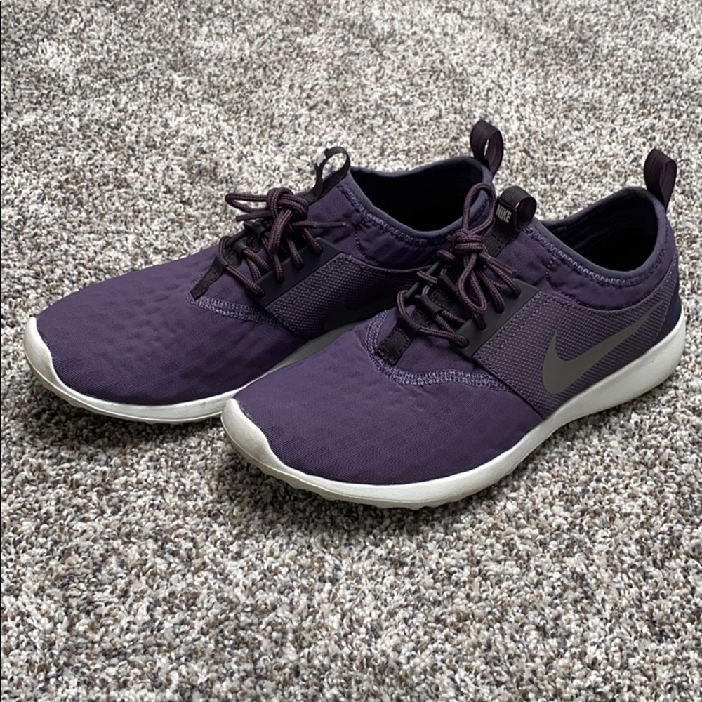 Nike Juvenate casual running shoes